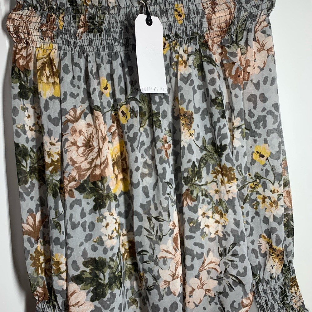 Potter’s Pot off the shoulder top size medium animal print with flowers floral